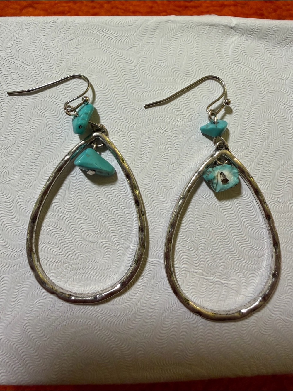 Silver Tone Teardrop Dangle Earrings Turquoise Stone Chips Boho Southwestern
